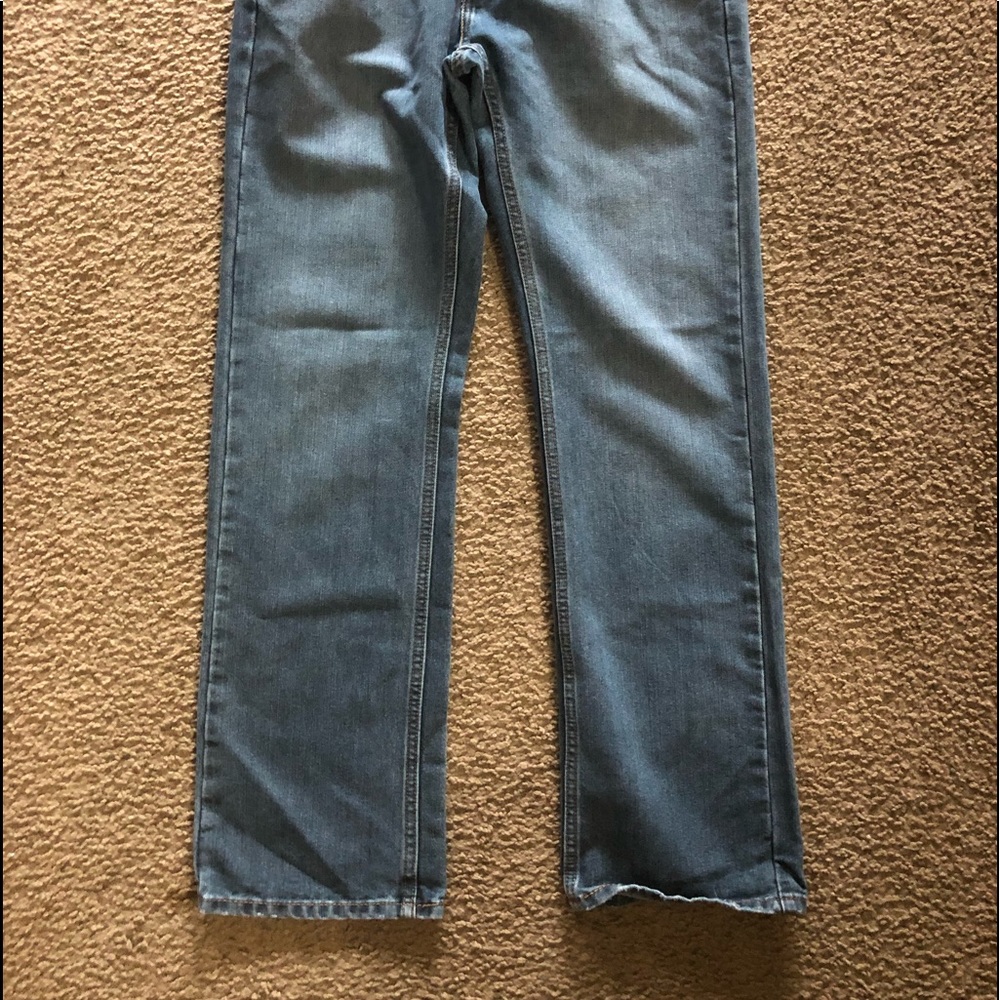 Gently used Levi Relaxed 559 Jeans - Picture 4 of 4